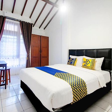 Spot On 2107 Ijo Pupus Syariah Residence Baturetno Esterno foto