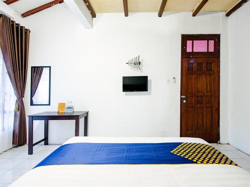 Spot On 2107 Ijo Pupus Syariah Residence Baturetno Esterno foto