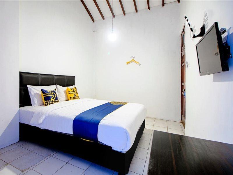 Spot On 2107 Ijo Pupus Syariah Residence Baturetno Esterno foto