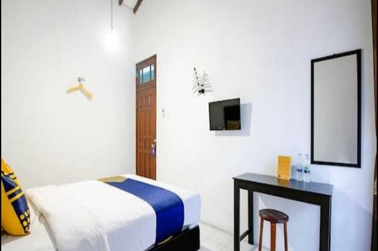 Spot On 2107 Ijo Pupus Syariah Residence Baturetno Esterno foto